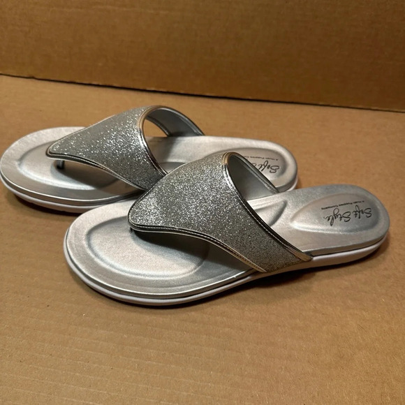 Soft‎ Style by Hush Puppies silver glitter flat sandals, sparkly, 9.5, flip flop - Picture 4 of 7